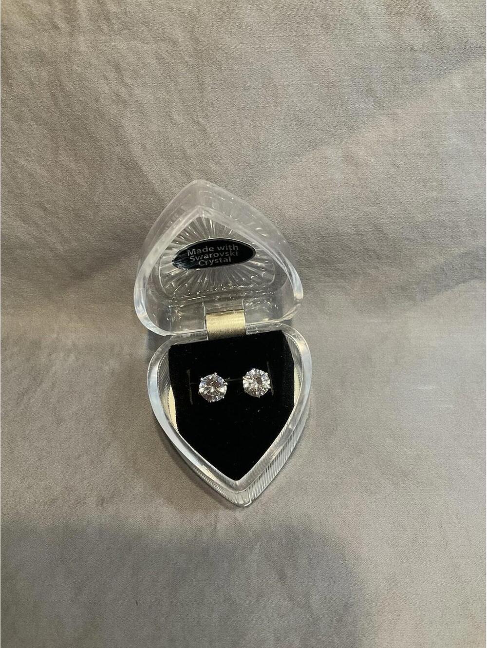 NWOT Large Clear Stud Earrings Made with Swarovski Crystal in Heart Box  #1336